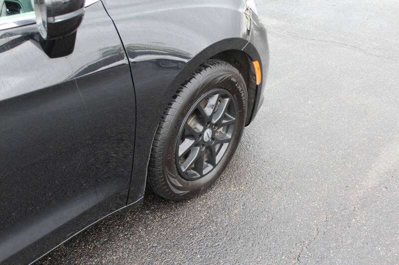 2022 Chrysler Pacifica Touring L