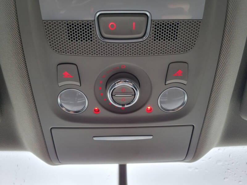 2012 Audi Q5 3.2 quattro Premium Plus