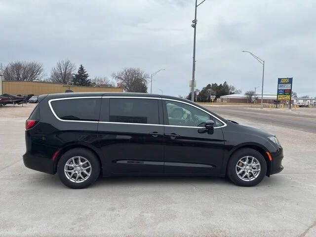2026 Chrysler Voyager LX