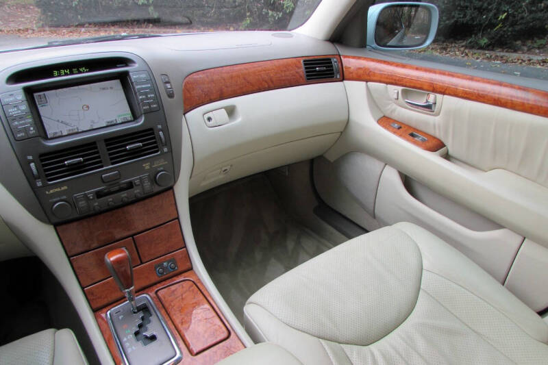 2003 Lexus LS 430 photo 20