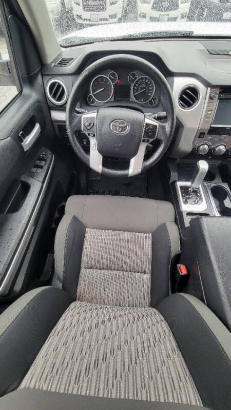 2017 Toyota Tundra SR5