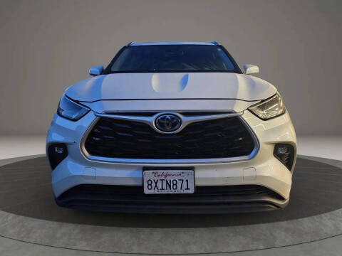 2021 Toyota Highlander Hybrid XLE