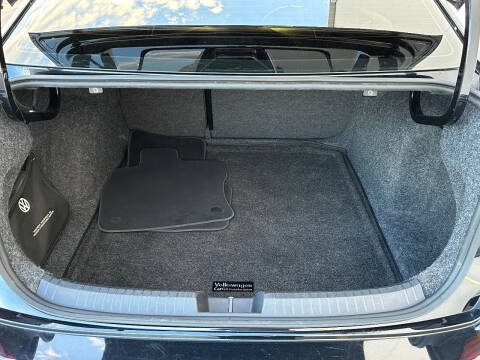 2019 Volkswagen Jetta R-Line