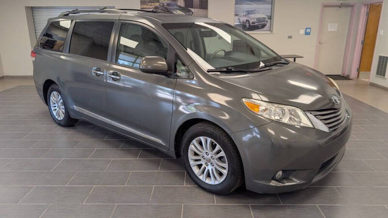 2012 Toyota Sienna XLE 8-Passenger