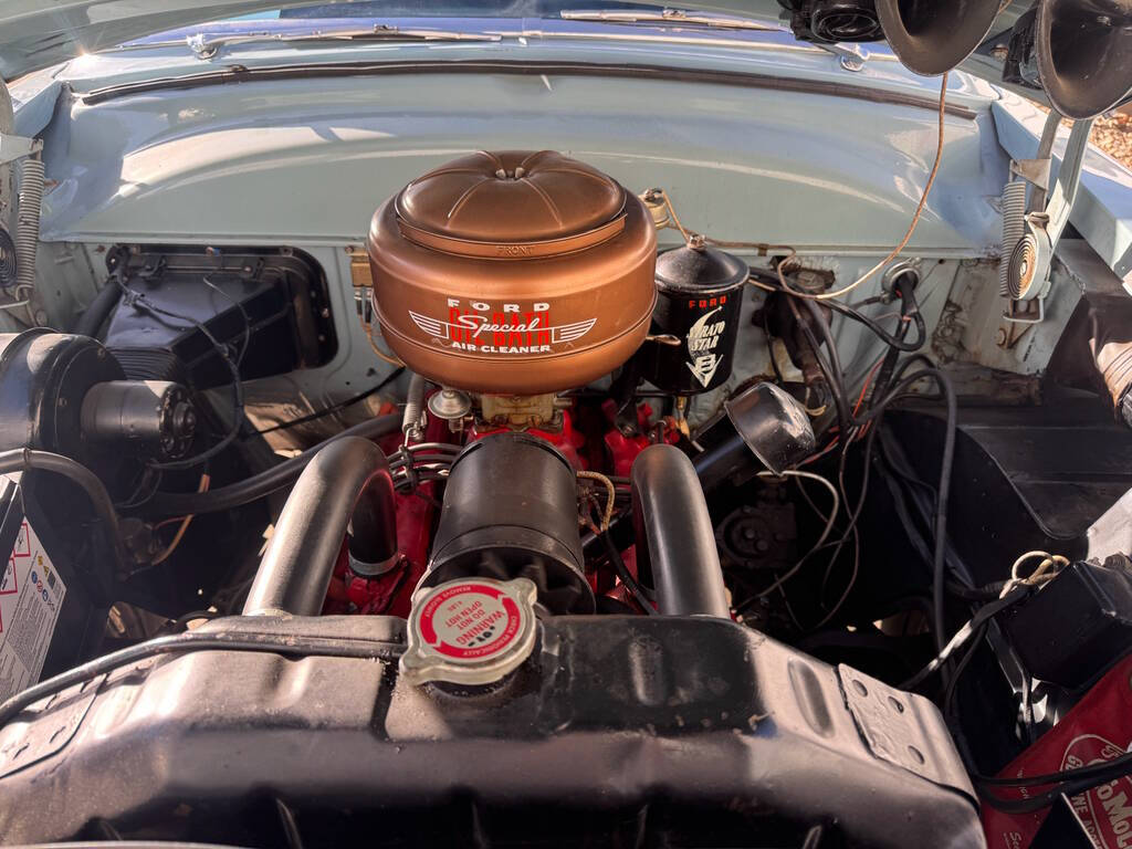 1952 Ford Crestline 64