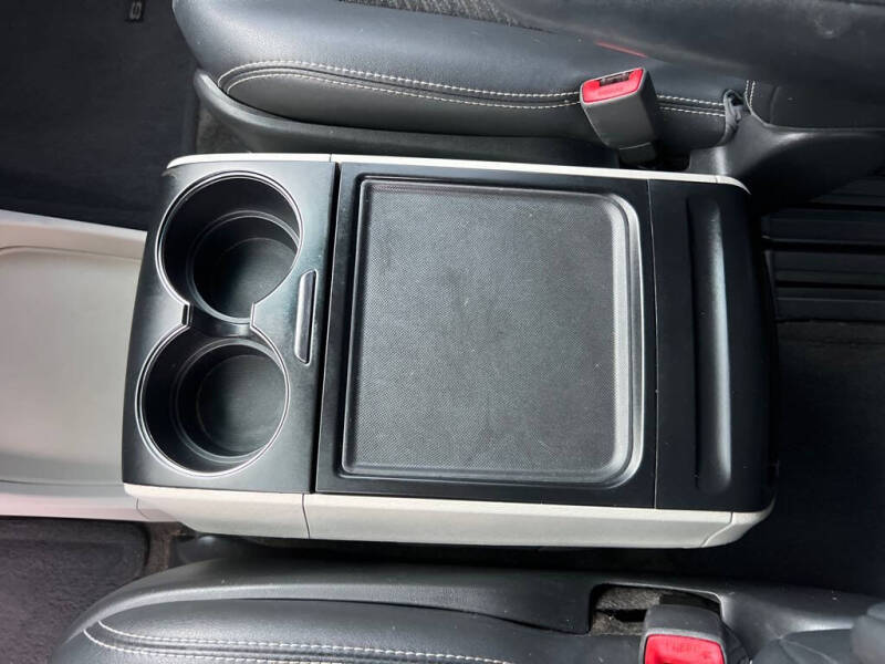 2013 Toyota Sienna SE 8-Passenger