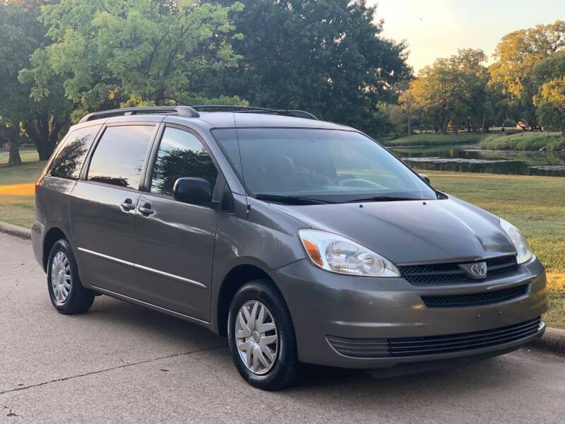 2005 Toyota Sienna for sale at Texas Car Center in Dallas TX