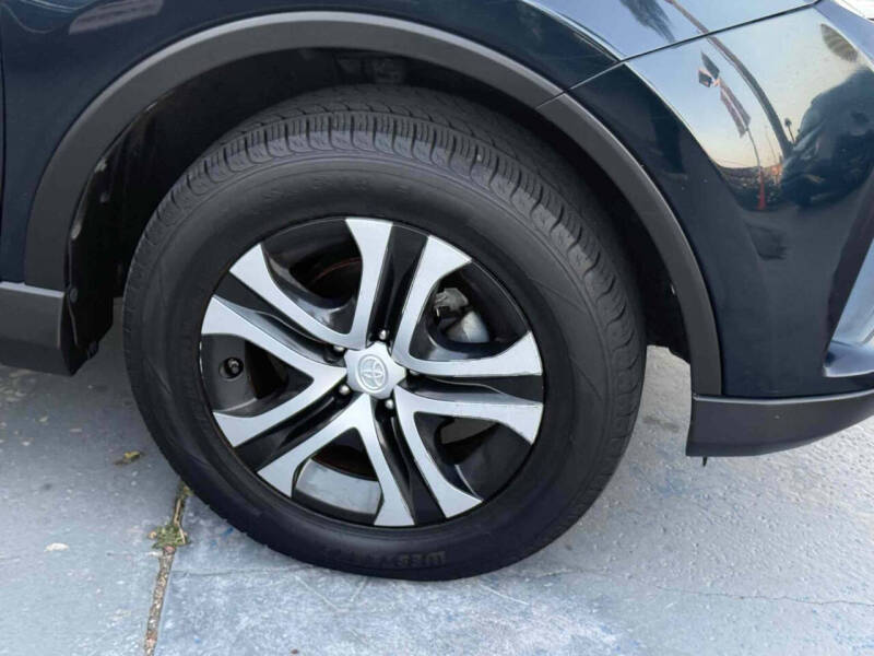 2017 Toyota RAV4 LE