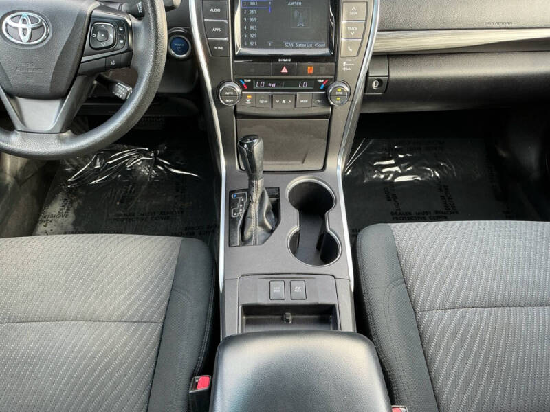 2017 Toyota Camry Hybrid LE