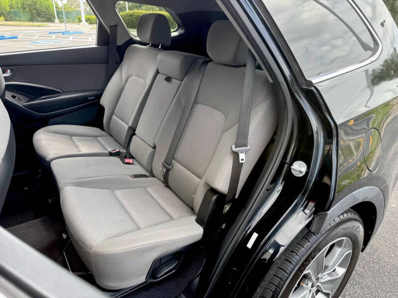 2016 Hyundai Santa Fe SE