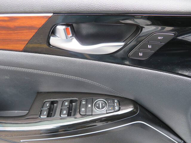 2018 Kia Cadenza Technology