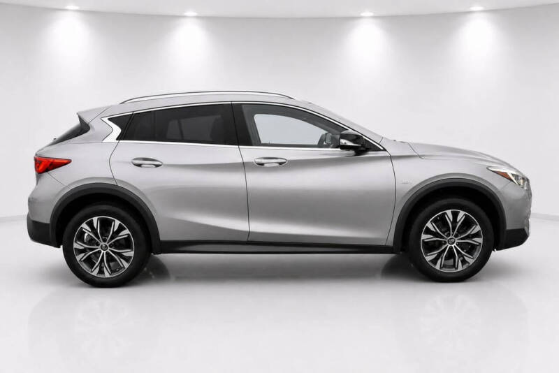 2017 Infiniti QX30 Premium