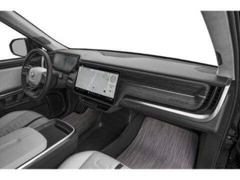 2024 Rivian R1S Adventure