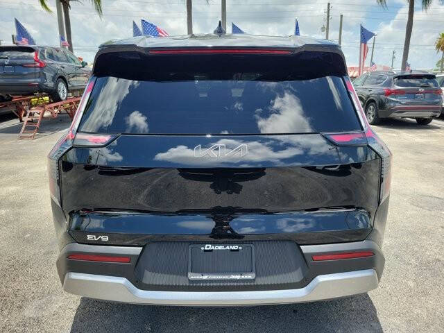2026 Kia EV9 Light Long Range