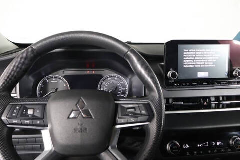 2024 Mitsubishi Outlander ES