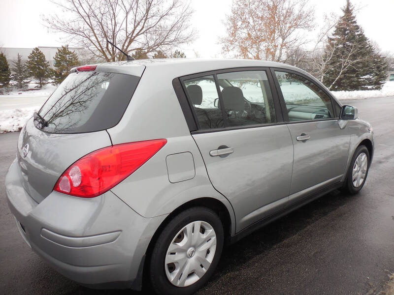 2011 Nissan Versa 1.8 S