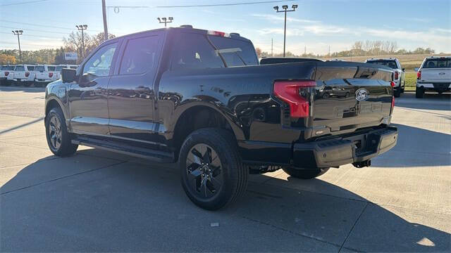 2025 Ford F-150 Lightning Flash