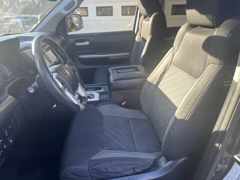 2017 Toyota Tundra SR5