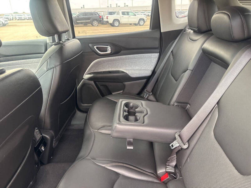 2022 Jeep Compass Latitude Lux