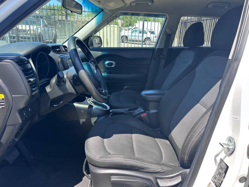 2017 Kia Soul +