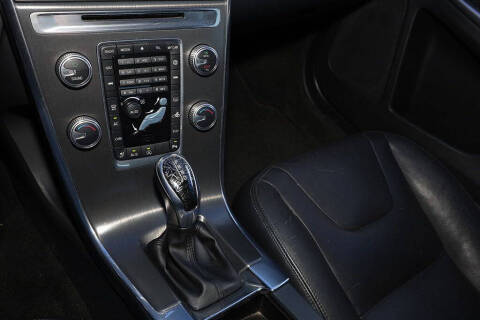 2016 Volvo XC60 T5 Drive-E Premier