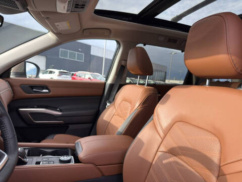 2025 Nissan Pathfinder Platinum