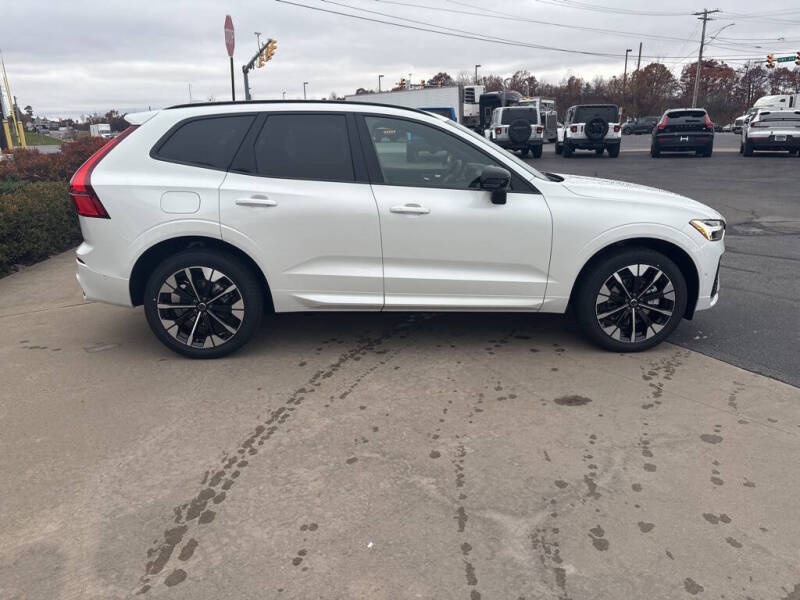 2026 Volvo XC60 B5 Plus