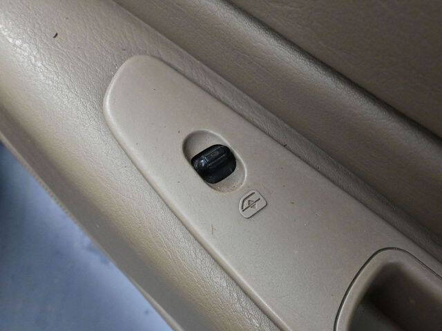 2004 Chrysler Sebring LXi