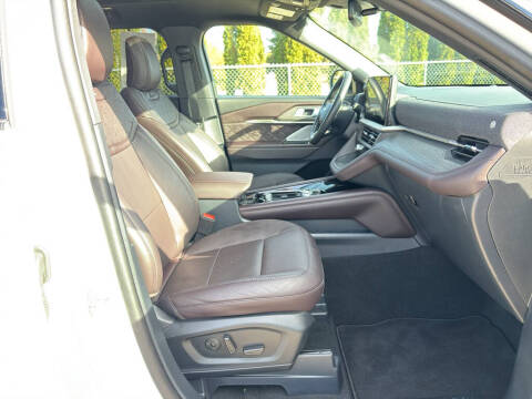 2025 Ford Explorer Platinum