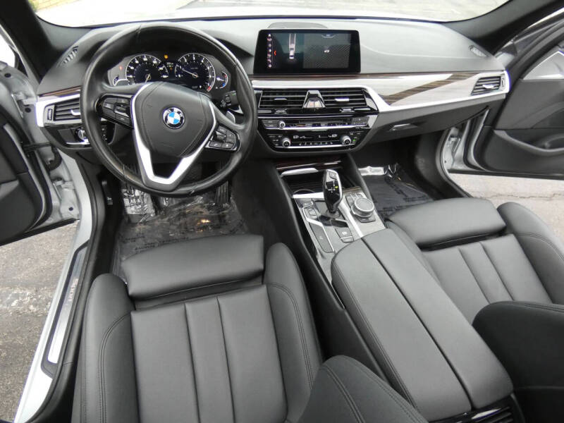 2019 BMW 5 Series 530i