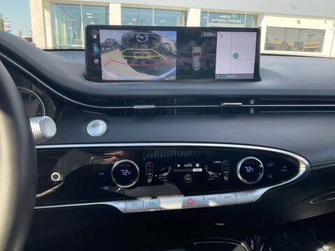 2025 Genesis GV70 2.5T Standard