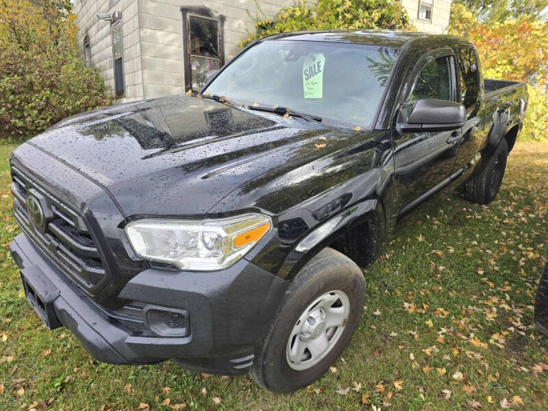 2019 Toyota Tacoma SR's photo