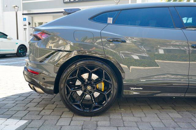 2023 Lamborghini Urus Performante