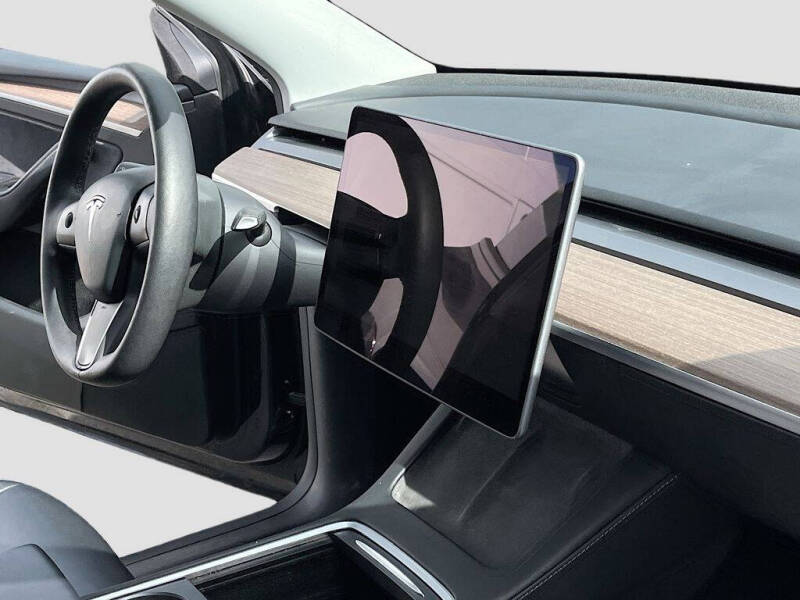 2025 Tesla Model Y Long Range