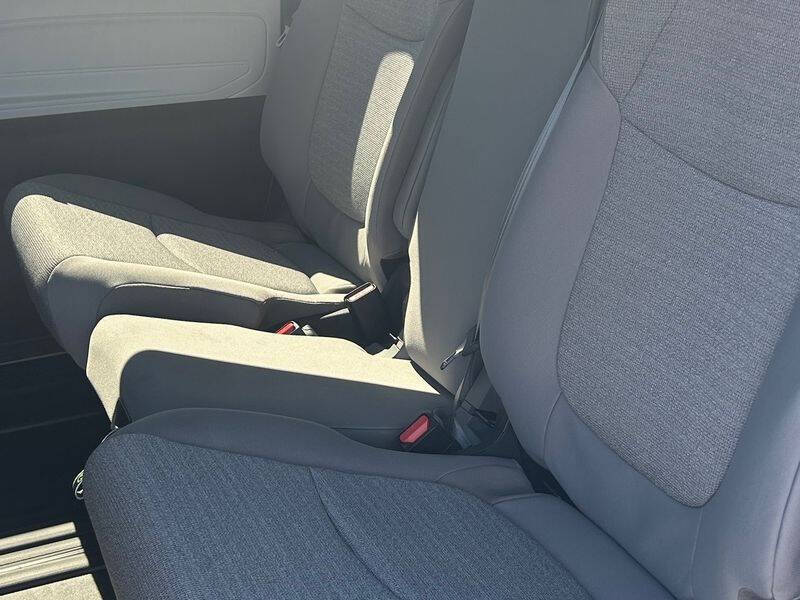 2025 Toyota Sienna LE 8-Passenger