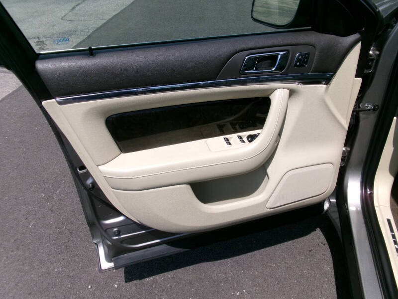 2016 Lincoln MKS