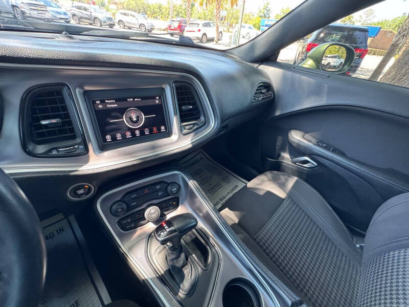 2019 Dodge Challenger SXT