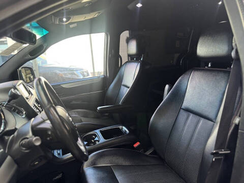 2014 Dodge Grand Caravan R/T