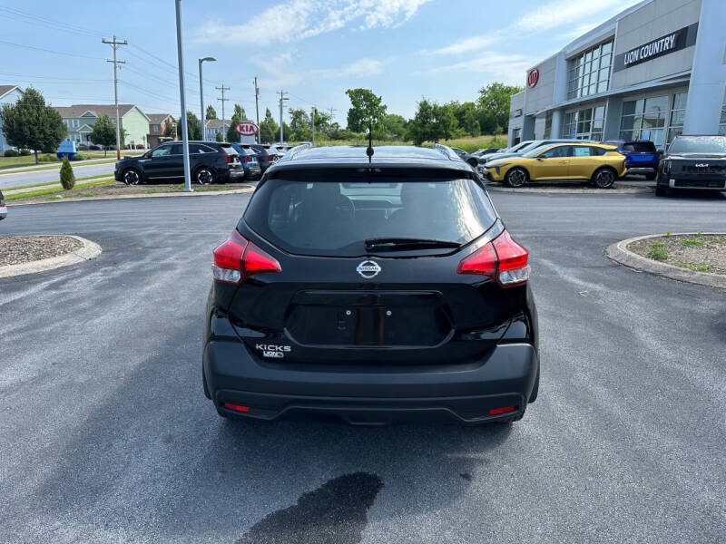 2019 Nissan Kicks S