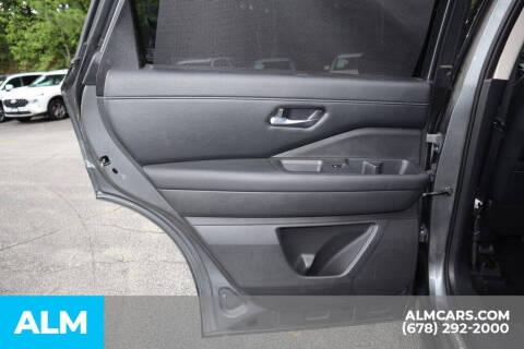 2023 Nissan Pathfinder SL