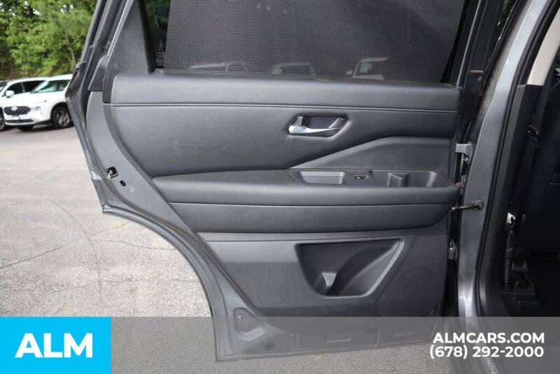 2023 Nissan Pathfinder SL