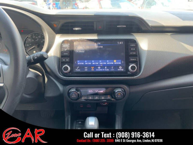 2022 Nissan Kicks SV