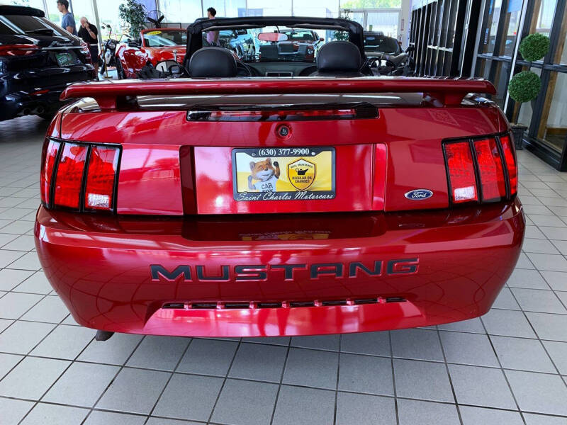 2004 Ford Mustang Deluxe