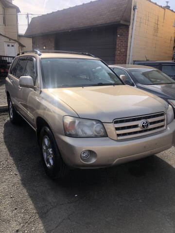 2005 Toyota Highlander for sale at KESWICK MOTORS in Glenside PA