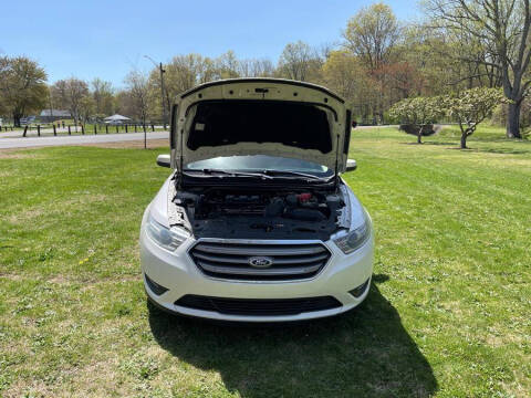 2014 Ford Taurus SEL