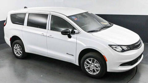 2025 Chrysler Voyager LX