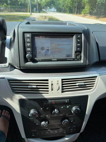 2012 Volkswagen Routan SE