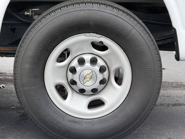 2024 Chevrolet Express 2500