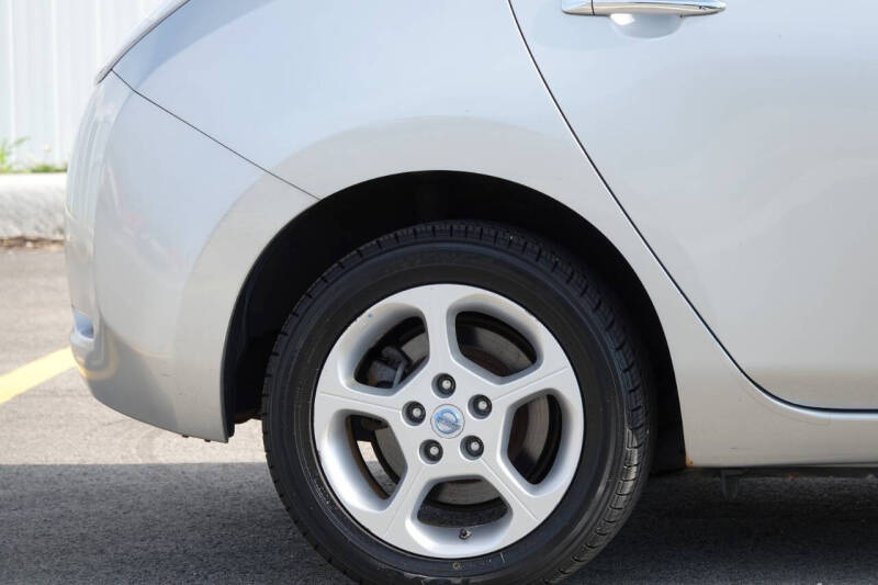 2011 Nissan LEAF SV