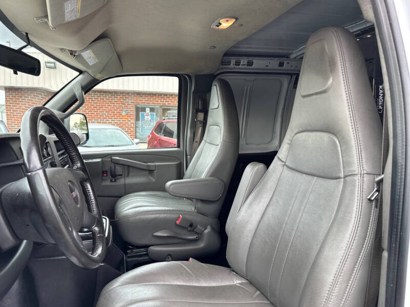 2023 GMC Savana 2500